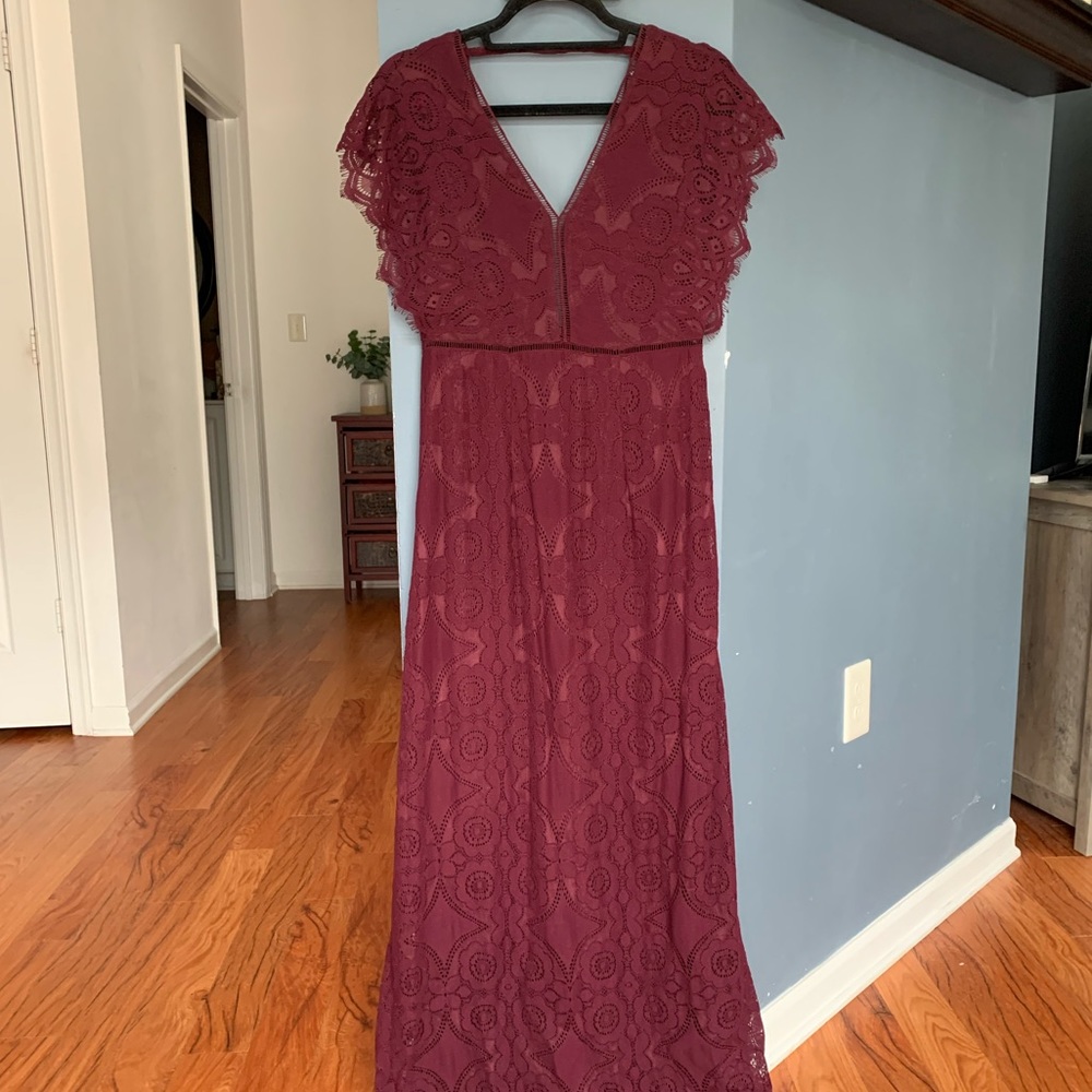 NWT Crescent Lace Maxi Dress